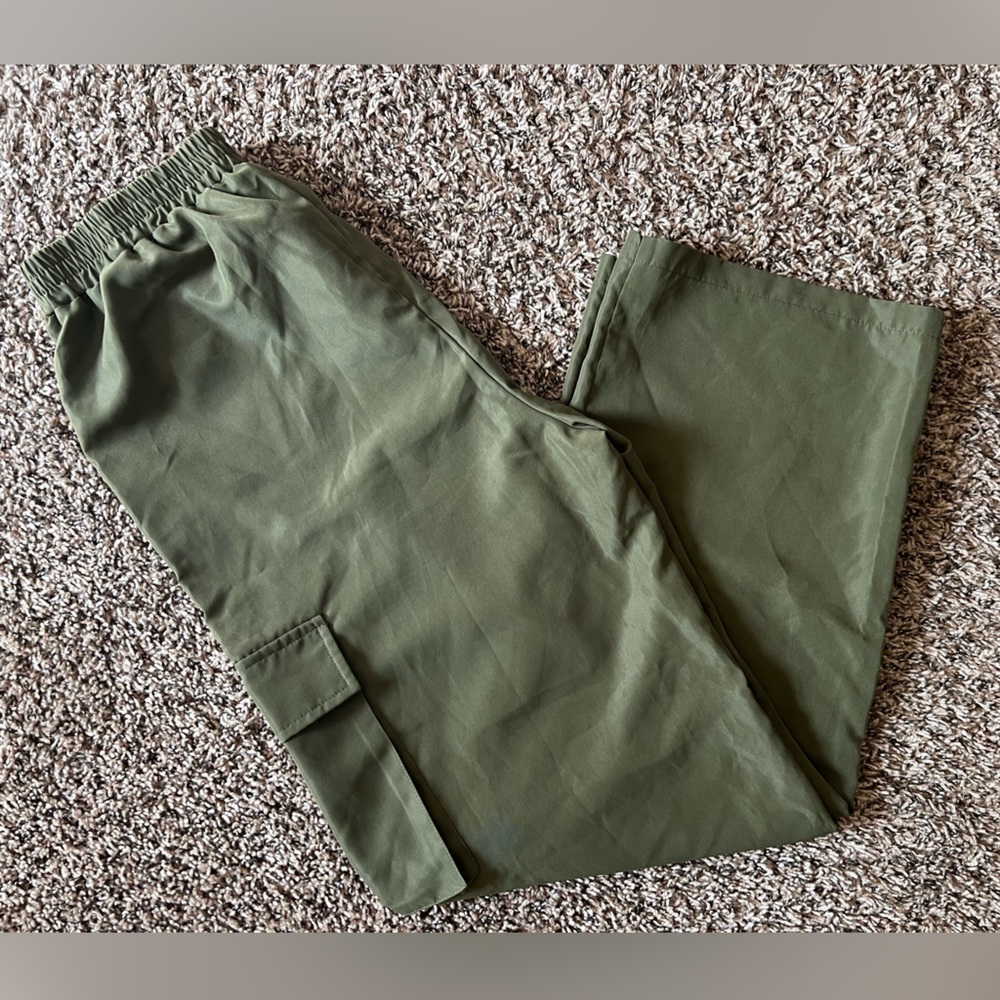 SHEIN army green cargo pants